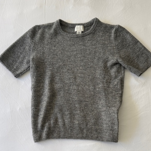 H&M Sweaters - H&M Short Sleeve Sweater